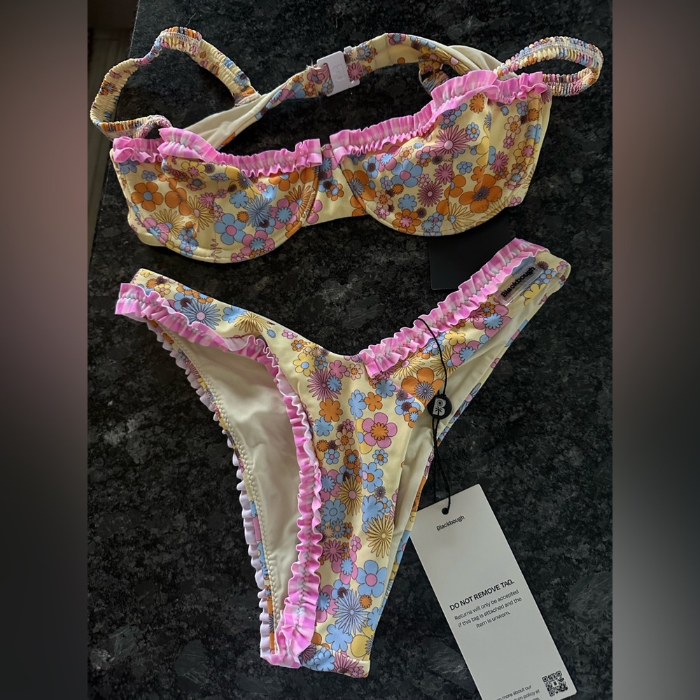 Blackbough Floral Bikini with Pink Ruffle Trim size XS never worn tags attached